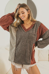 Color Block Exposed Seam V Neck T-Shirt